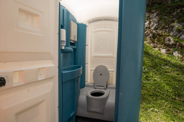 Best Luxury portable toilet rental  in Grayvle, IL